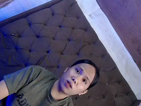 Snapshot of Cockyliciousx chatting on 11.25.25 Cockyliciousx online show from 11.25.25