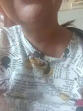 Snapshot of tany90 chatting on 02.19.26 tany90 online show from 02.19.26