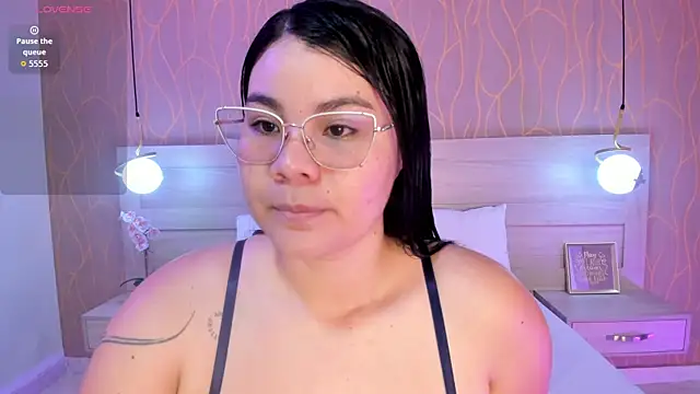 Snapshot of bumyrose chatting on 06.19.26 bumyrose online show from 06.19.26