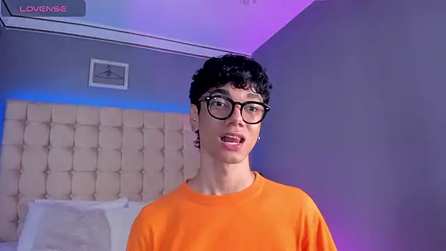 Snapshot of Phillicious__ chatting on 09.16.25 Phillicious online show from 09.16.25