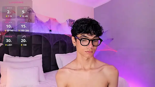 Snapshot of Phillicious__ chatting on 10.11.25 Phillicious online show from 10.11.25