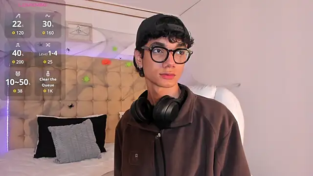 Snapshot of Phillicious__ chatting on 10.15.25 Phillicious online show from 10.15.25