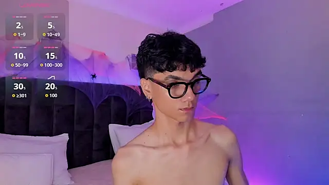 Snapshot of Phillicious__ chatting on 10.23.25 Phillicious online show from 10.23.25