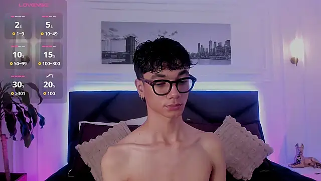 Snapshot of Phillicious__ chatting on 11.01.25 Phillicious online show from 11.01.25