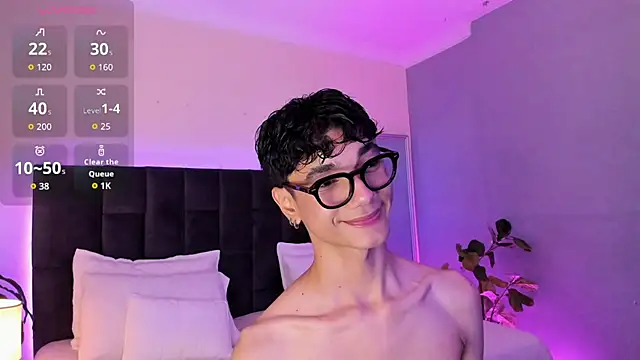 Snapshot of Phillicious__ chatting on 11.05.25 Phillicious online show from 11.05.25