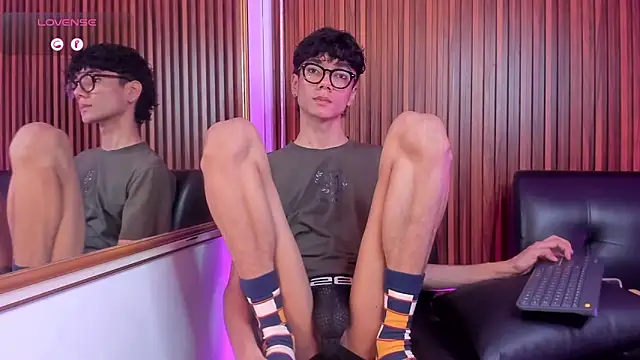 Snapshot of Phillicious__ chatting on 02.01.26 Phillicious online show from 02.01.26