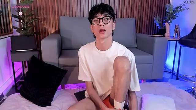 Snapshot of Phillicious__ chatting on 02.15.26 Phillicious online show from 02.15.26