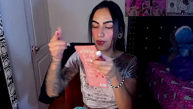 Snapshot of Samanthademonx20_ chatting on 11.27.25 Samanthademonx20 online show from 11.27.25