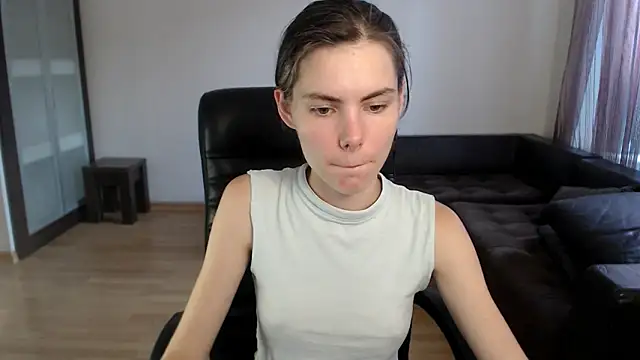 Snapshot of AmelieReve chatting on 09.11.25 AmelieReve online show from 09.11.25