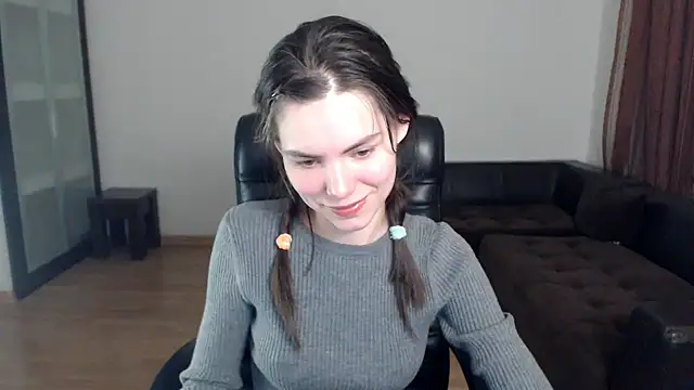 Snapshot of AmelieReve chatting on 09.29.25 AmelieReve online show from 09.29.25