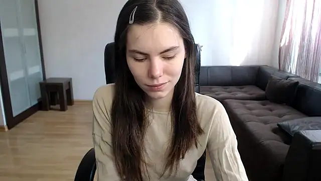 Snapshot of AmelieReve chatting on 10.10.25 AmelieReve online show from 10.10.25