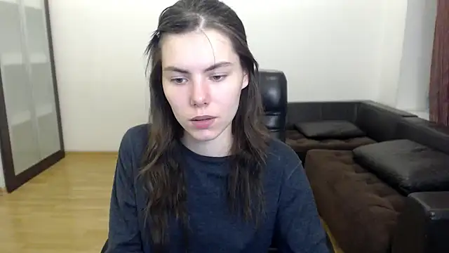 Snapshot of AmelieReve chatting on 11.08.25 AmelieReve online show from 11.08.25