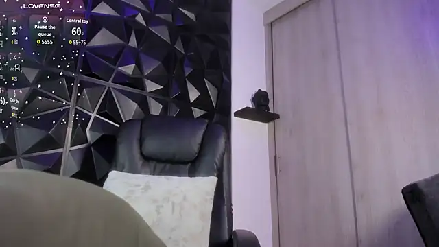 OstinDaniels online show from 10.24.25