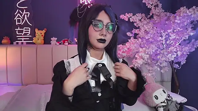 Shizuko  online show from 04.28.26