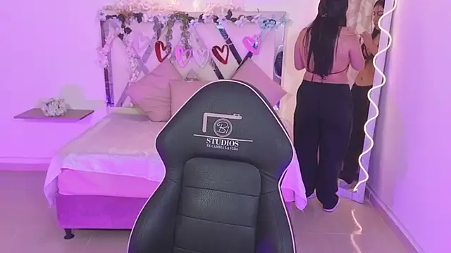 ZURY TAY online show from 09.23.25