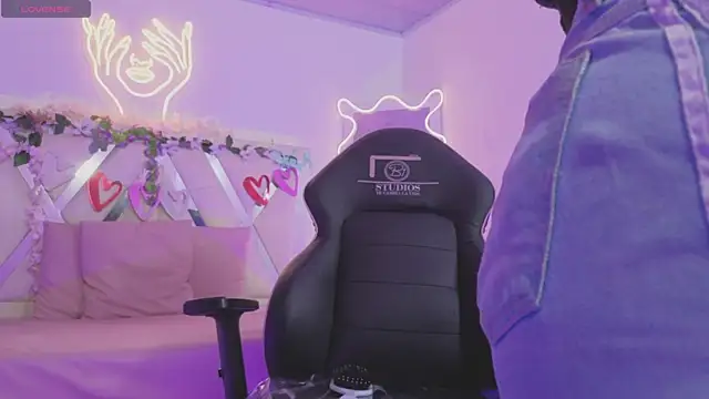 ZURY TAY online show from 11.29.25