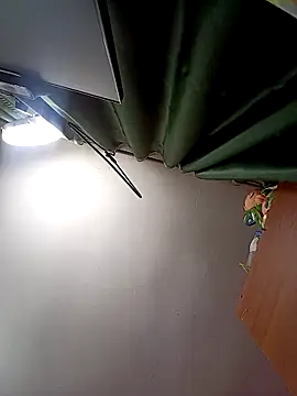 Snapshot of Lady_16 chatting on 10.25.25 Lady 16 online show from 10.25.25