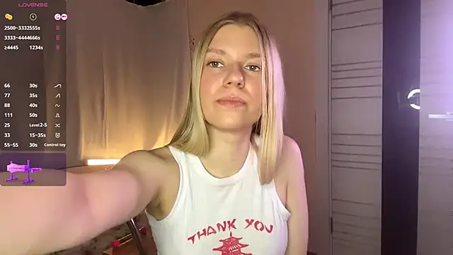 Snapshot of MaryjaneSpider chatting on 10.28.25 MaryjaneSpider online show from 10.28.25