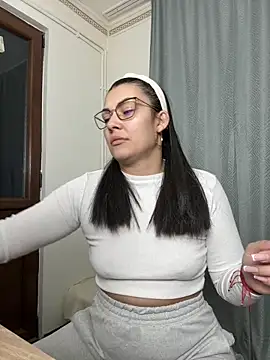 Snapshot of MiaKiittyy chatting on 02.28.26 MiaKiittyy online show from 02.28.26