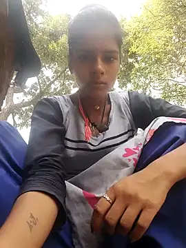 Snapshot of Gulika_Doshi chatting on 10.05.25 Gulika Doshi online show from 10.05.25