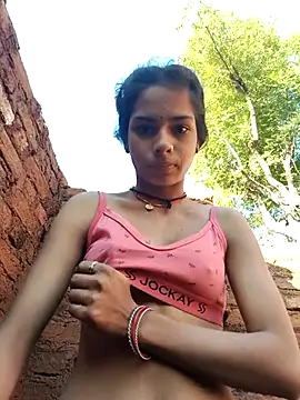 Snapshot of Gulika_Doshi chatting on 12.20.25 Gulika Doshi online show from 12.20.25