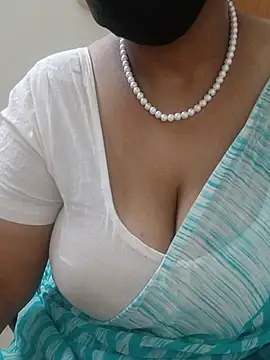 Snapshot of tami_lavanya chatting on 05.15.26 tami lavanya online show from 05.15.26