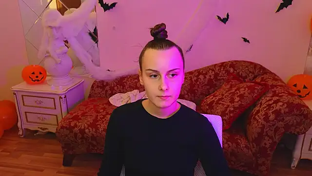 Kelly Cartier online show from 10.20.25