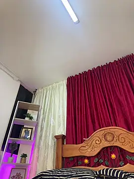 menna lee online show from 04.21.26