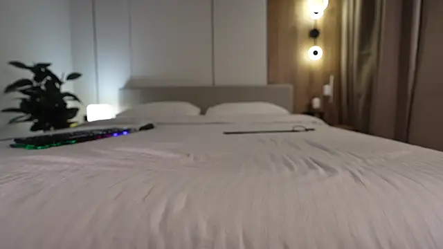 Noctivelle online show from 12.13.25