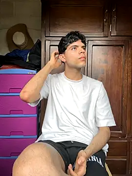 Snapshot of Axel-Mejia chatting on 11.14.25 Axel-Mejia online show from 11.14.25