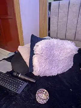 Snapshot of kendall_flower chatting on 02.20.26 kendall flower online show from 02.20.26