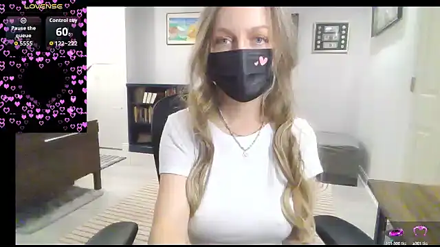 Snapshot of Magical_Milf_MelissaXX chatting on 10.01.25 Magical Milf MelissaXX online show from 10.01.25