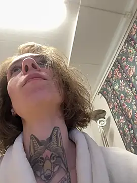 HoneySquirrel online show from 02.10.26