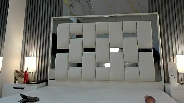 VanessaHard as online show from 09.14.25