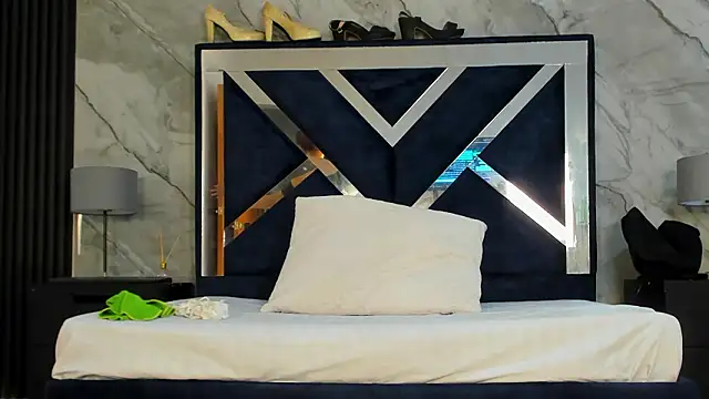 VanessaHard as online show from 02.10.26