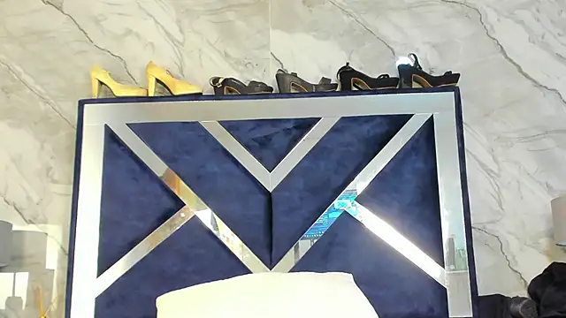 VanessaHard as online show from 02.19.26