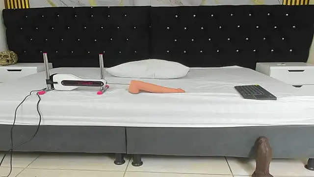 VanessaHard as online show from 03.24.26