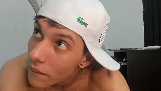 Snapshot of ZafiroAndFlynn chatting on 02.24.26 ZafiroAndFlynn online show from 02.24.26