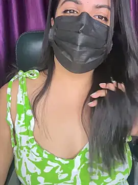 Snapshot of best_couple19 chatting on 11.04.25 best couple19 online show from 11.04.25