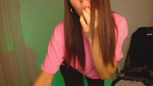 Snapshot of Aurora_Loveu chatting on 11.20.25 Aurora Loveu online show from 11.20.25