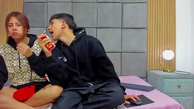 ChanellandMax online show from 01.08.26