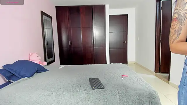 marianaandvalen online show from 03.10.26