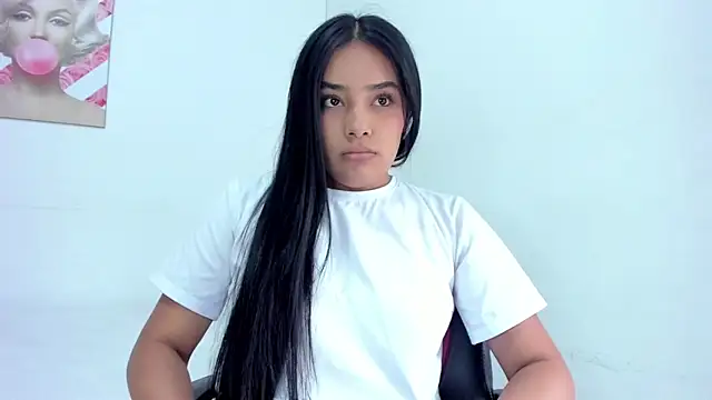 Snapshot of valeria_millers chatting on 04.23.26 valeria millers online show from 04.23.26