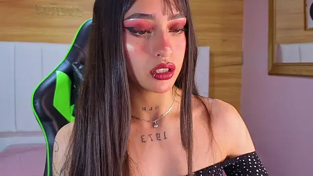 Abril Velvet a  online show from 01.14.26