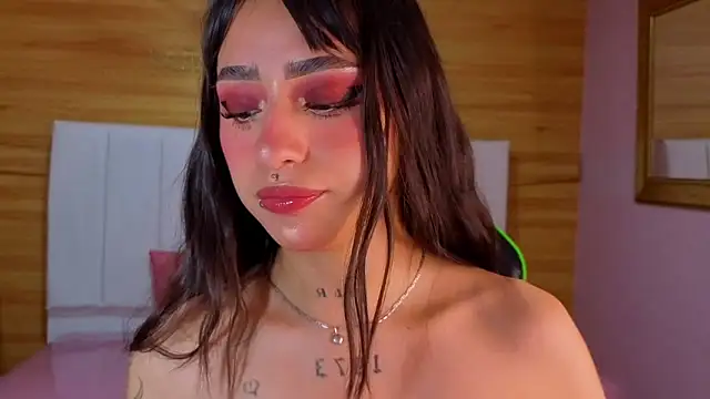 Abril Velvet a  online show from 01.16.26