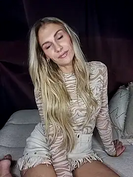 Snapshot of Melody1600 chatting on 11.13.25 Melody1600 online show from 11.13.25