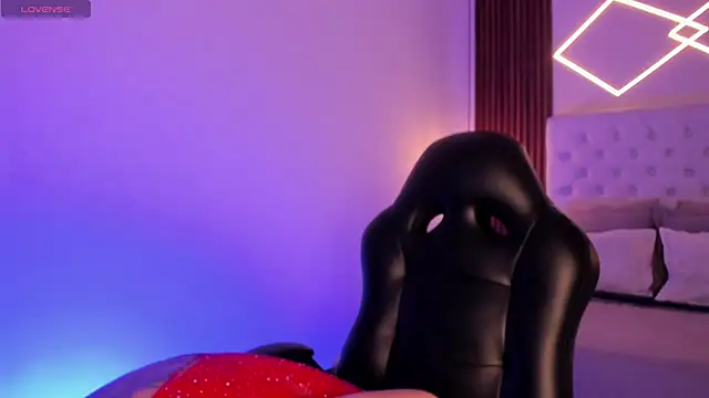 Snapshot of ZamabyCrucie chatting on 09.17.25 ZamabyCrucie online show from 09.17.25