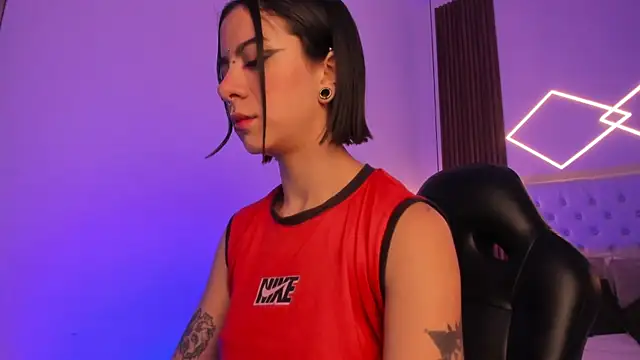 Snapshot of ZamabyCrucie chatting on 11.29.25 ZamabyCrucie online show from 11.29.25