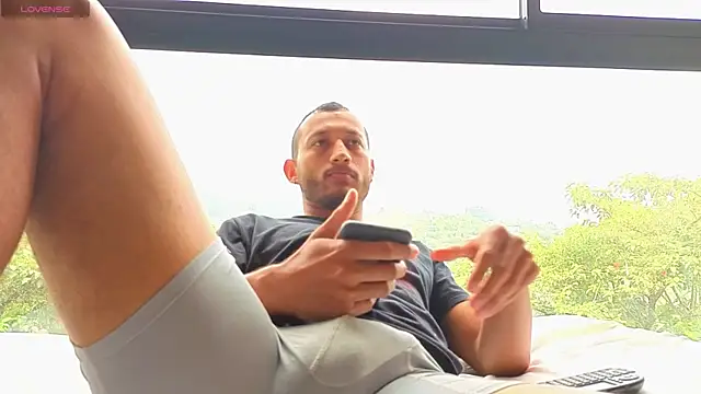 Snapshot of enormous_c0ckk chatting on 11.07.25 enormous c0ckk online show from 11.07.25