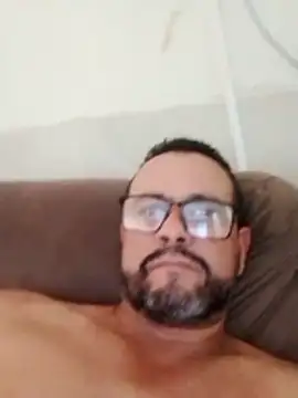 Snapshot of jssaf chatting on 12.22.25 jssaf online show from 12.22.25